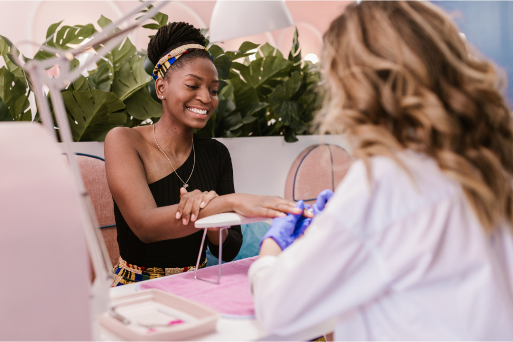 Como conseguir clientes sendo manicure iniciante