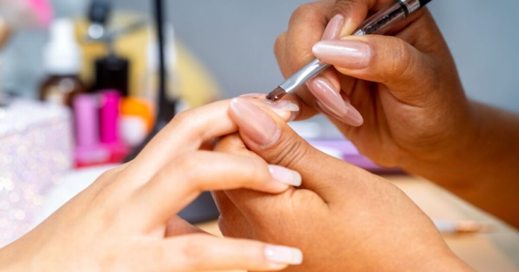 Quanto Ganha Uma Manicure Iniciante por Mês?